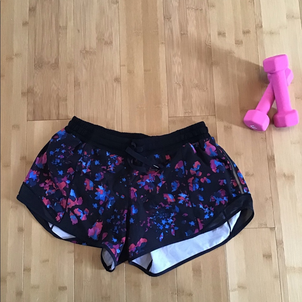 Lululemon Hotty Hot Shorts Size 10 dandy